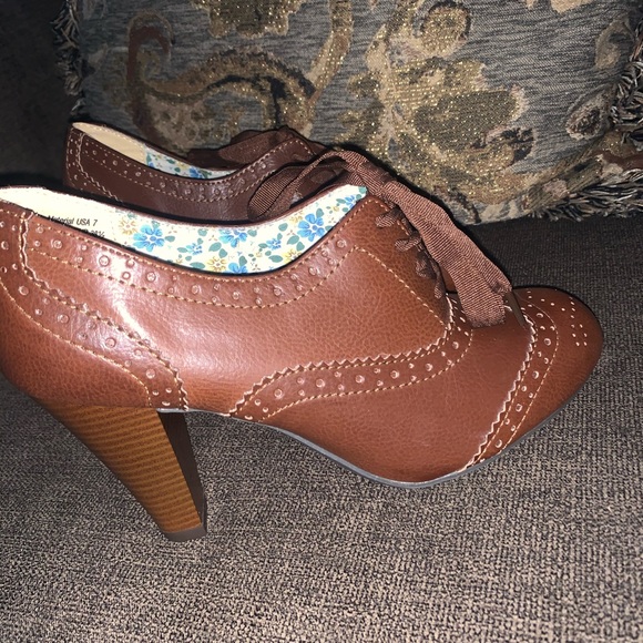 Booties - Picture 4 of 6